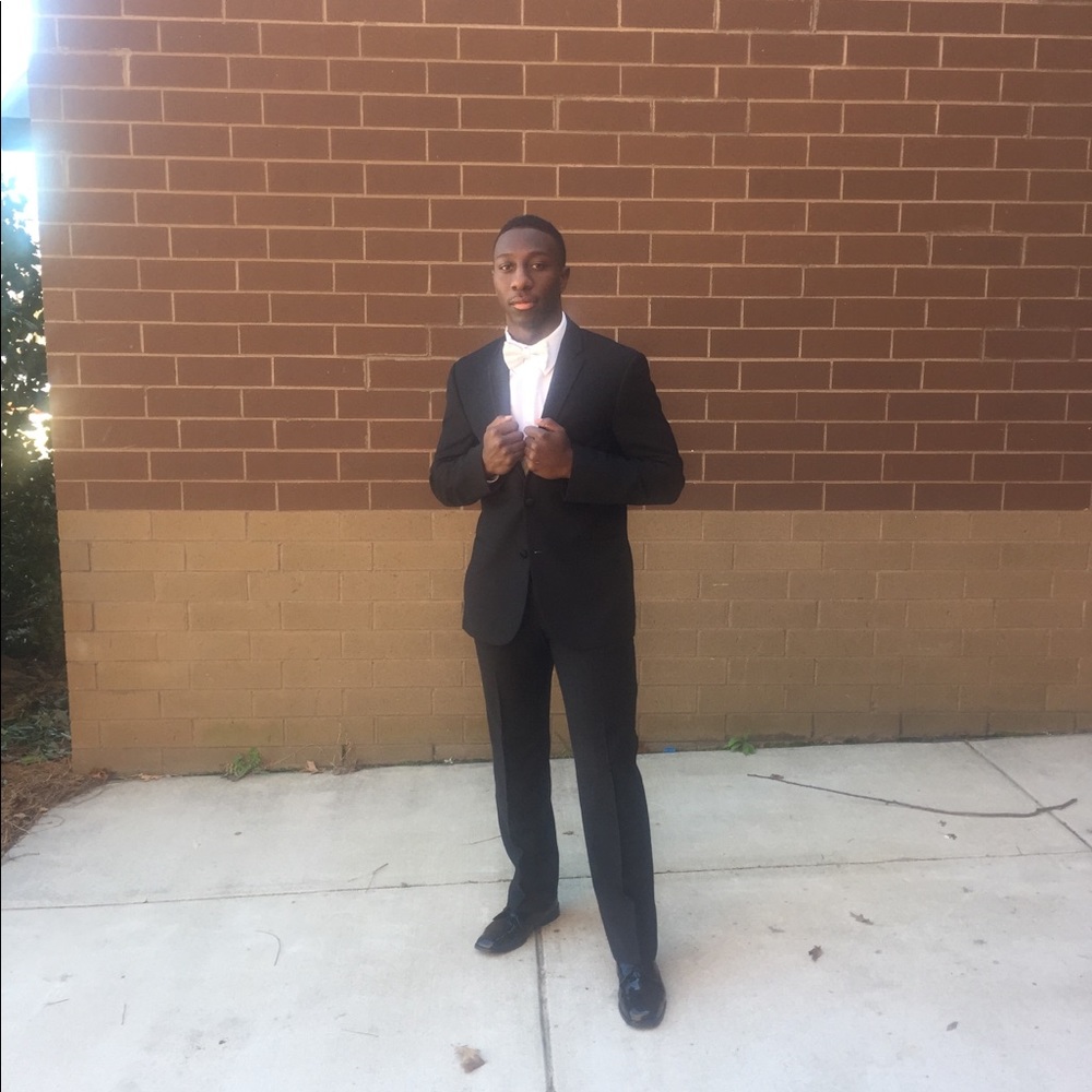 Meet your Posher, Emanuel